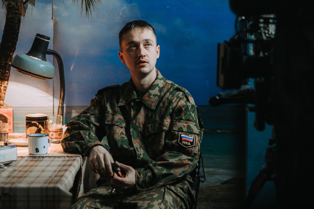 Содержание серий и сюжет сериала «Аутсорс» (2025), чем закончится, актеры и роли