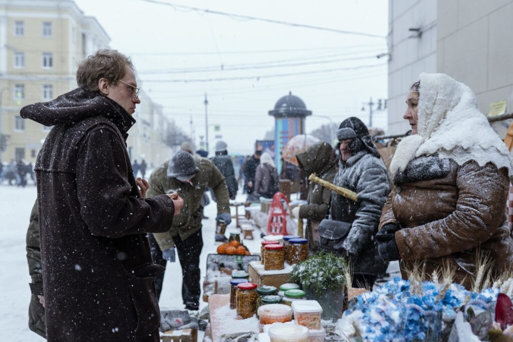 Содержание серий и сюжет сериала «Дорогой родственник» (2025), чем закончится, актеры и роли