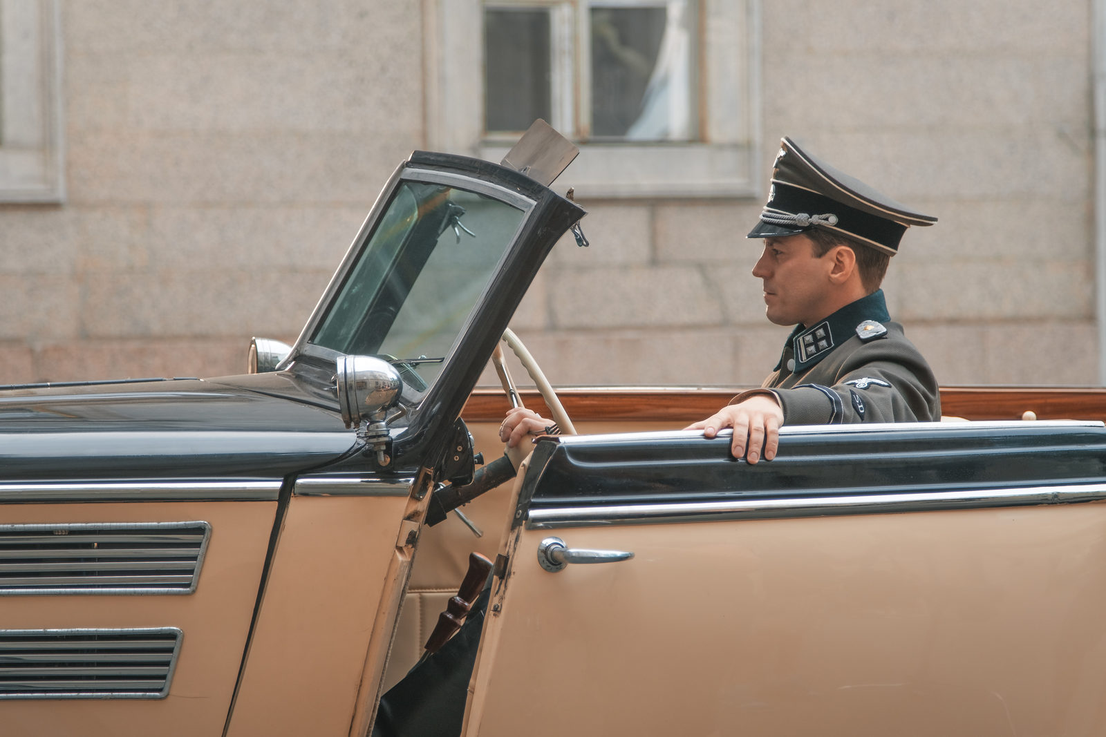 Содержание серий и сюжет сериала «Берлинская жара» (2025), чем закончится, актеры и роли