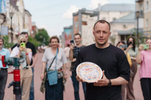 Содержание серий и сюжет сериала «День семьи» (2025), чем закончится, актеры и роли
